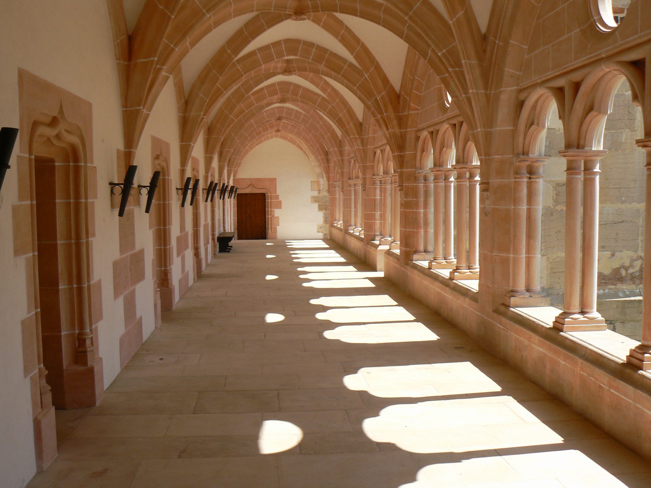 Abbaye de Cîteaux : Entre Défis du Quotidien et Renaissance Patrimoniale