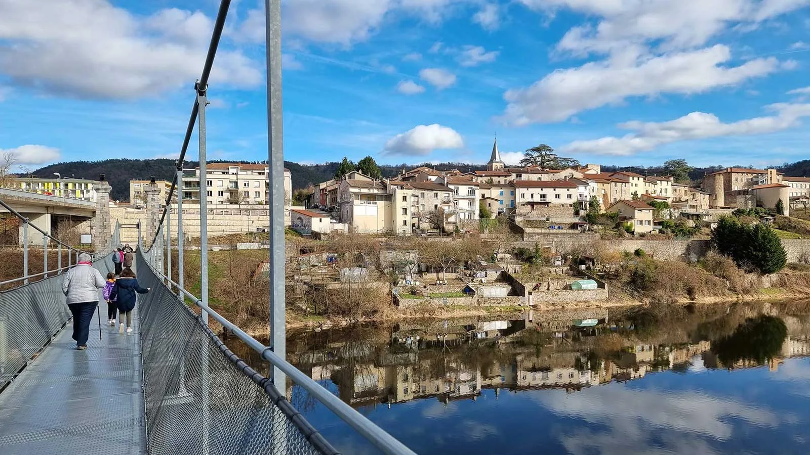 Aurec-sur-Loire, commune de Haute-Loire et capitale rurale du Street Art