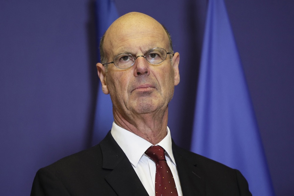 Éric Lombard Dénonce la Crise Budgétaire et l'Évasion Fiscale des Plus Fortunés