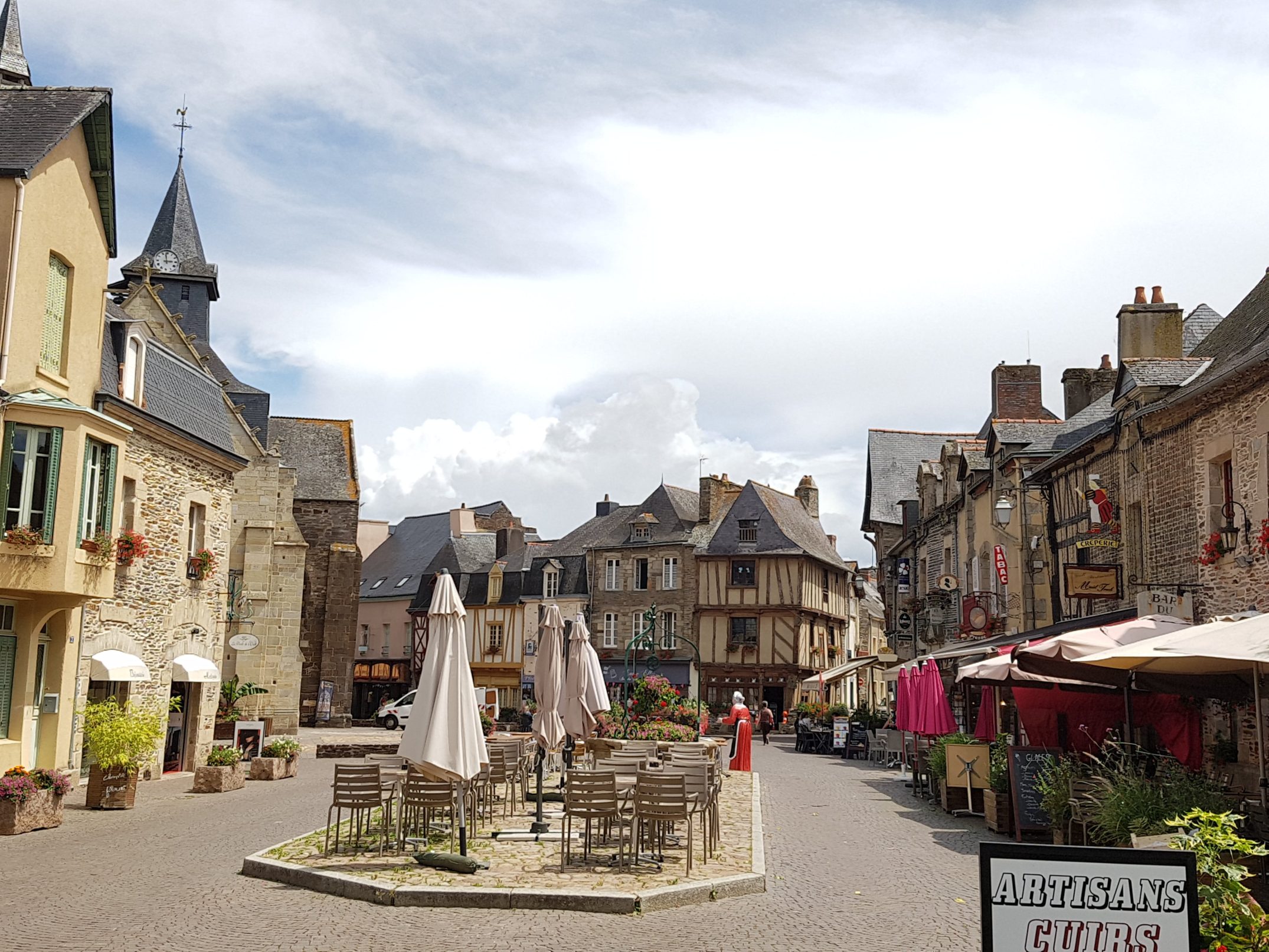 Malestroit : commune du Morbihan sur l&rsquo;Oust et le canal Nantes-Brest