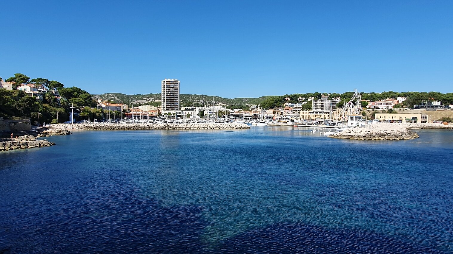 Carry-le-Rouet : charme côtier entre plages et calanques