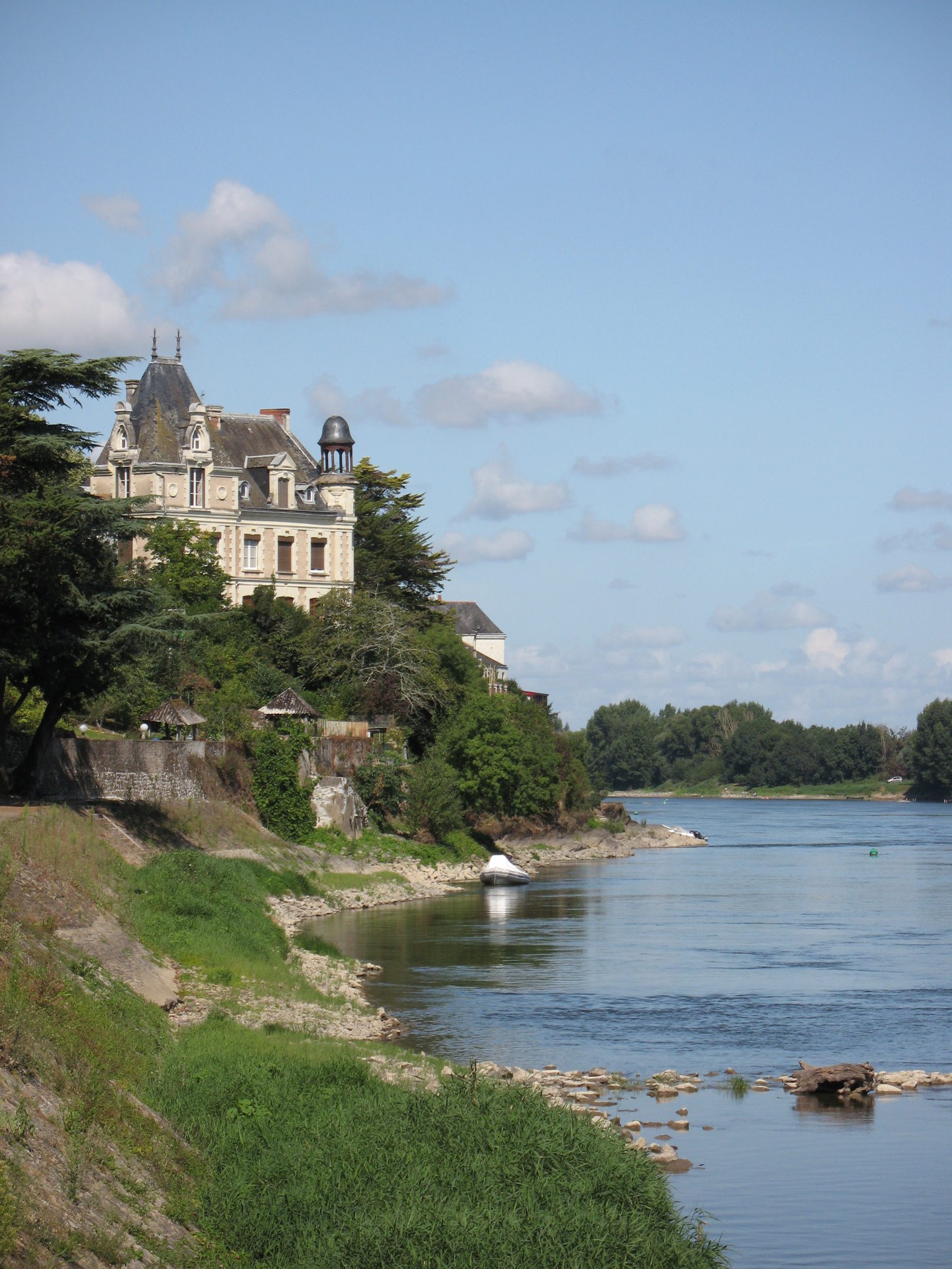 Chalonnes sur Loire : patrimoine, viticulture et tourisme fluvial