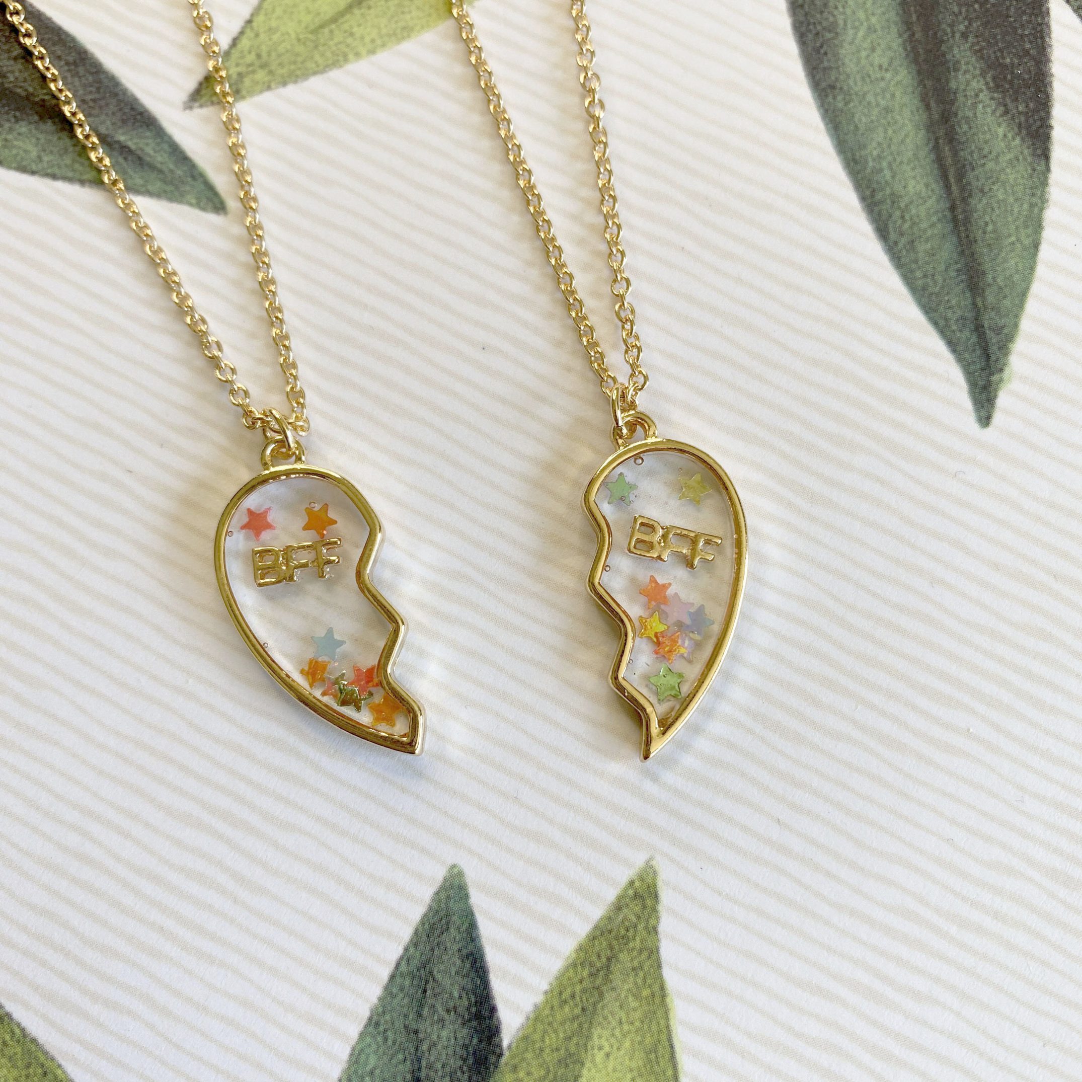 collier friend — colliers d'amitié, livre et soutien aux bibliothèques