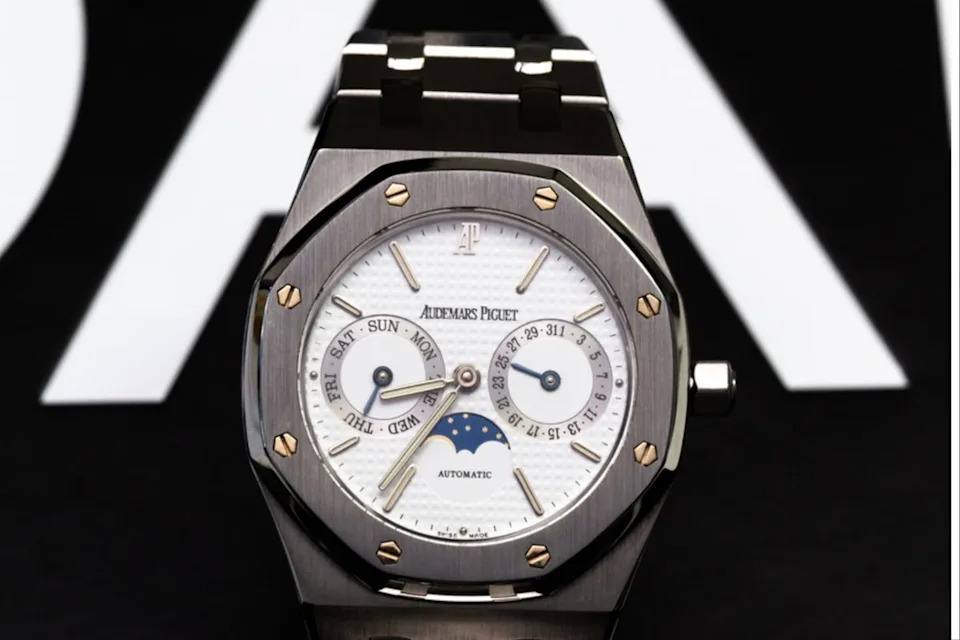 Audemars Piguet et Swatch dévoilent la collection Royal Pop