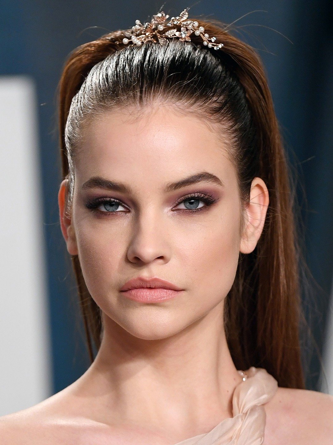 Barbara Palvin annonce sa grossesse au Festival de Cannes