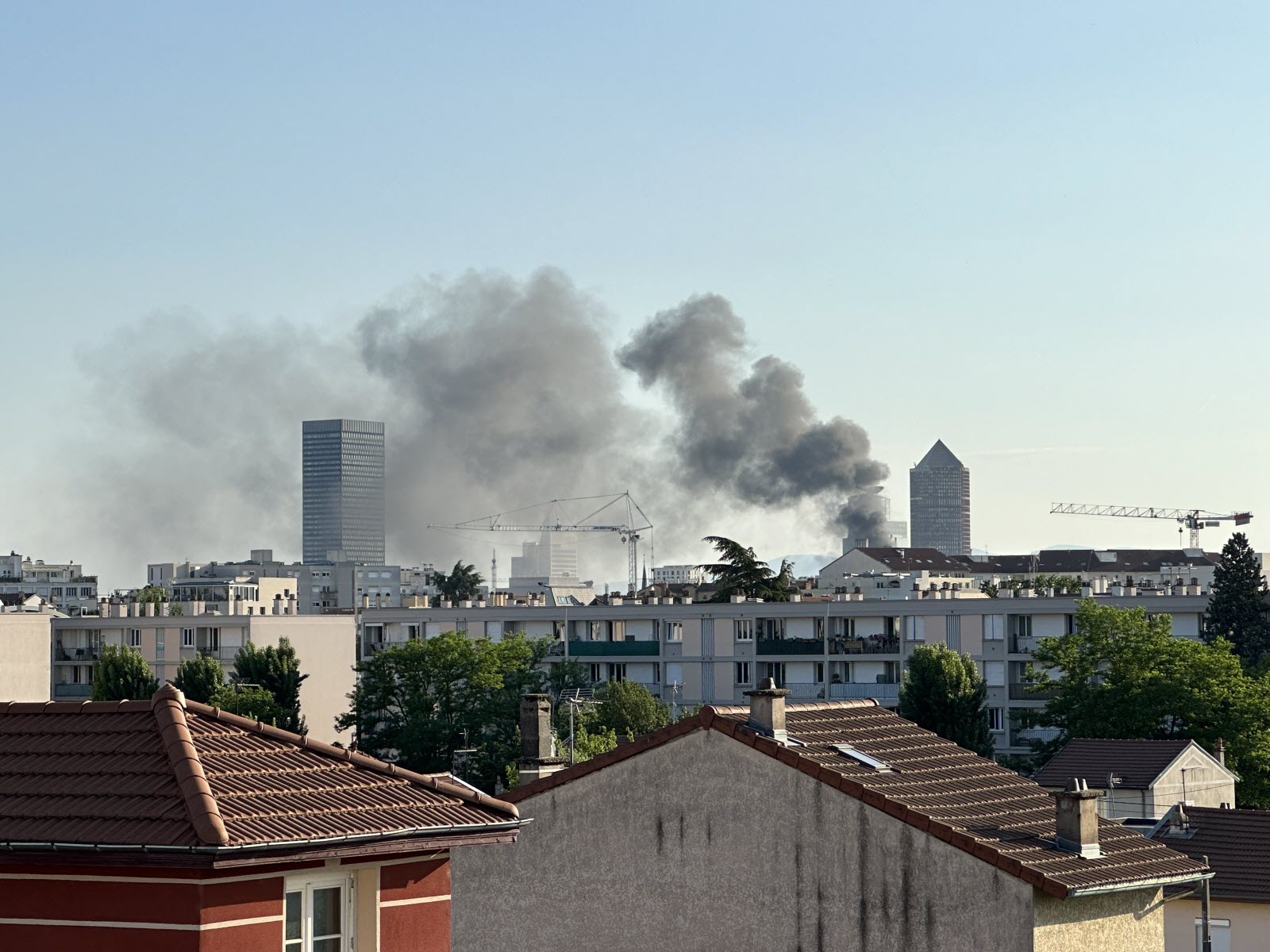 Incendie à l&rsquo;internat des Chartreux : évacuation et bilan provisoire - incendie chartreux 3