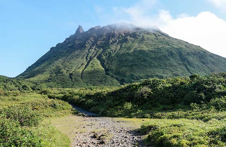 La Soufrière : surveillance, risques et conséquences pour les Antilles - la soufrière 43