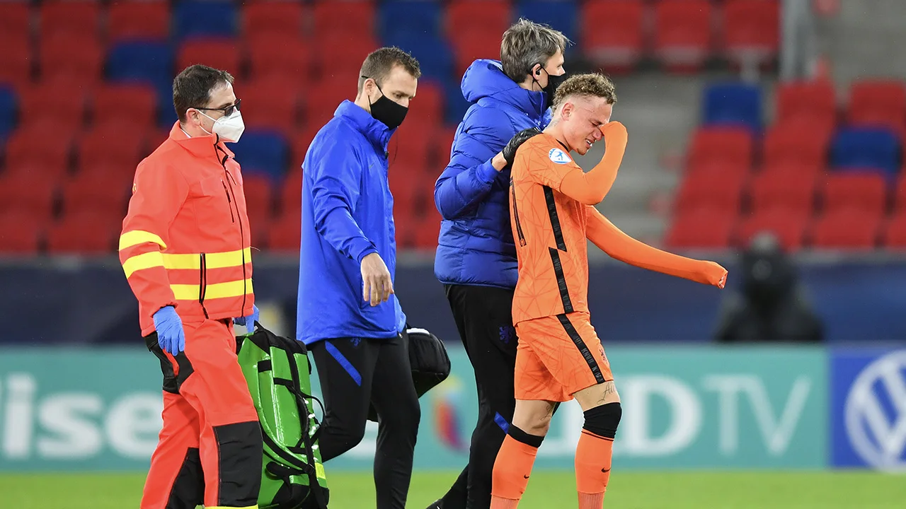 Noa Lang — blessure : enjeux et réactions possibles